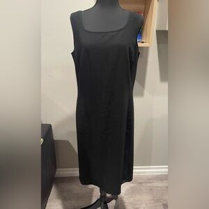 NWT Ann Taylor Black Sleeveless Scoop-Neck Front Slit‎ Sheath Dress